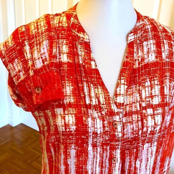 Like New Maeve Babydoll Long Sleeve Can be Roll up Rayon Top - Picture 2 of 6